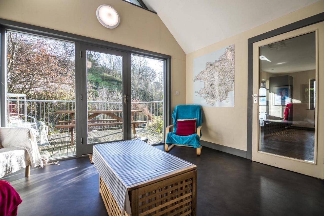 Rock Cottage - 3 Bedroom Holiday Home - Фишгард Экстерьер фото